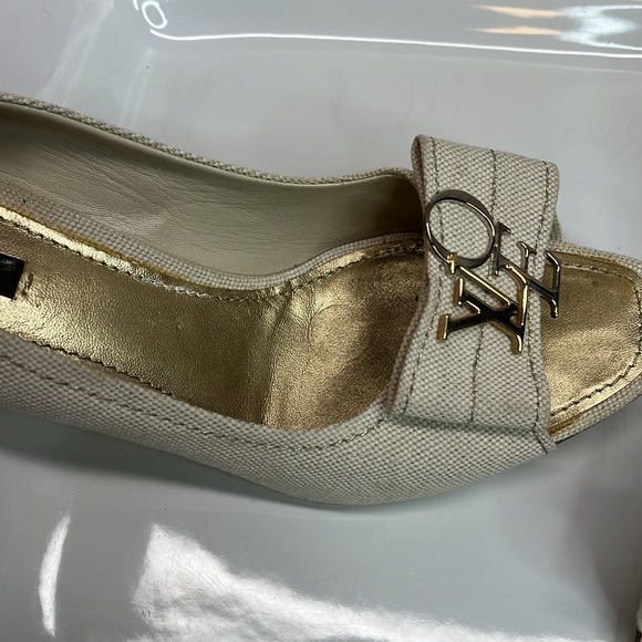 LOUIS VUITTON LOVE PLATE PEEPTOE PUMPS - Picture 13 of 15